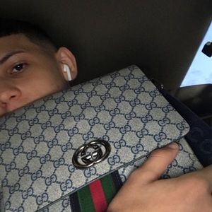 Meet your Posher, Adrian